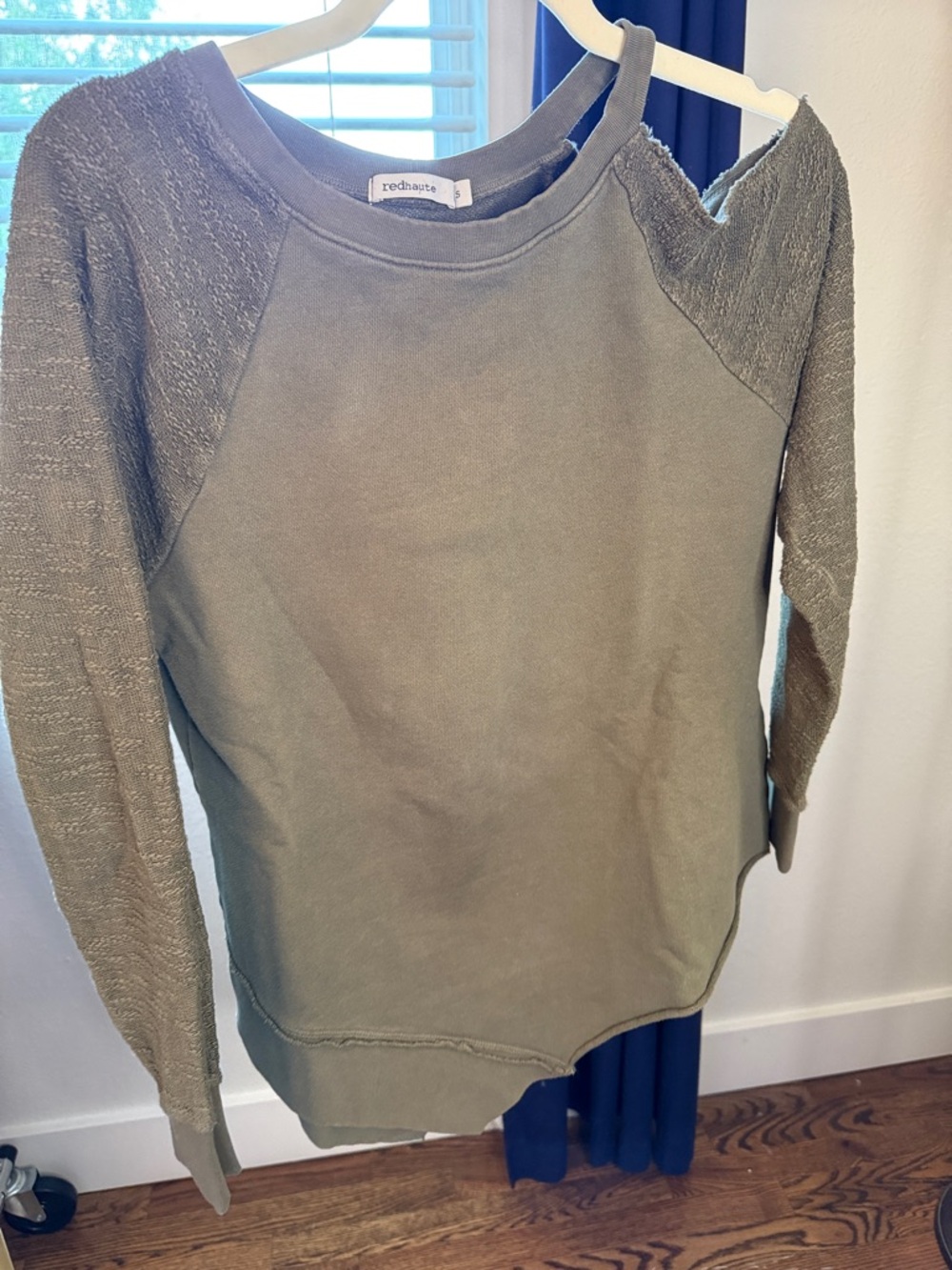 Red Haute Olive Green Crewneck Pullover Sweater